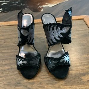 Gorgeous silver and black leaf heels